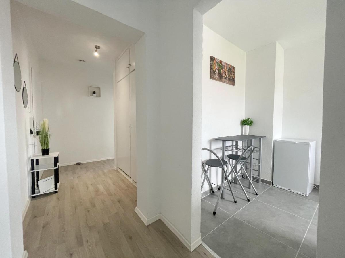 Perfekte 1,5 Wohnung Zentral In Leonberg Gegenueber Einkaufzentrum Dış mekan fotoğraf