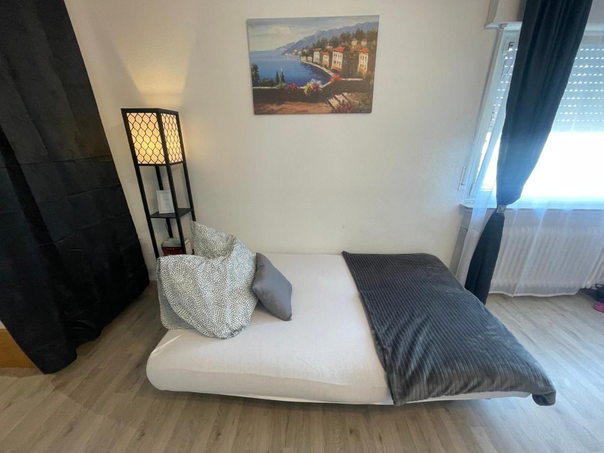 Perfekte 1,5 Wohnung Zentral In Leonberg Gegenueber Einkaufzentrum Dış mekan fotoğraf