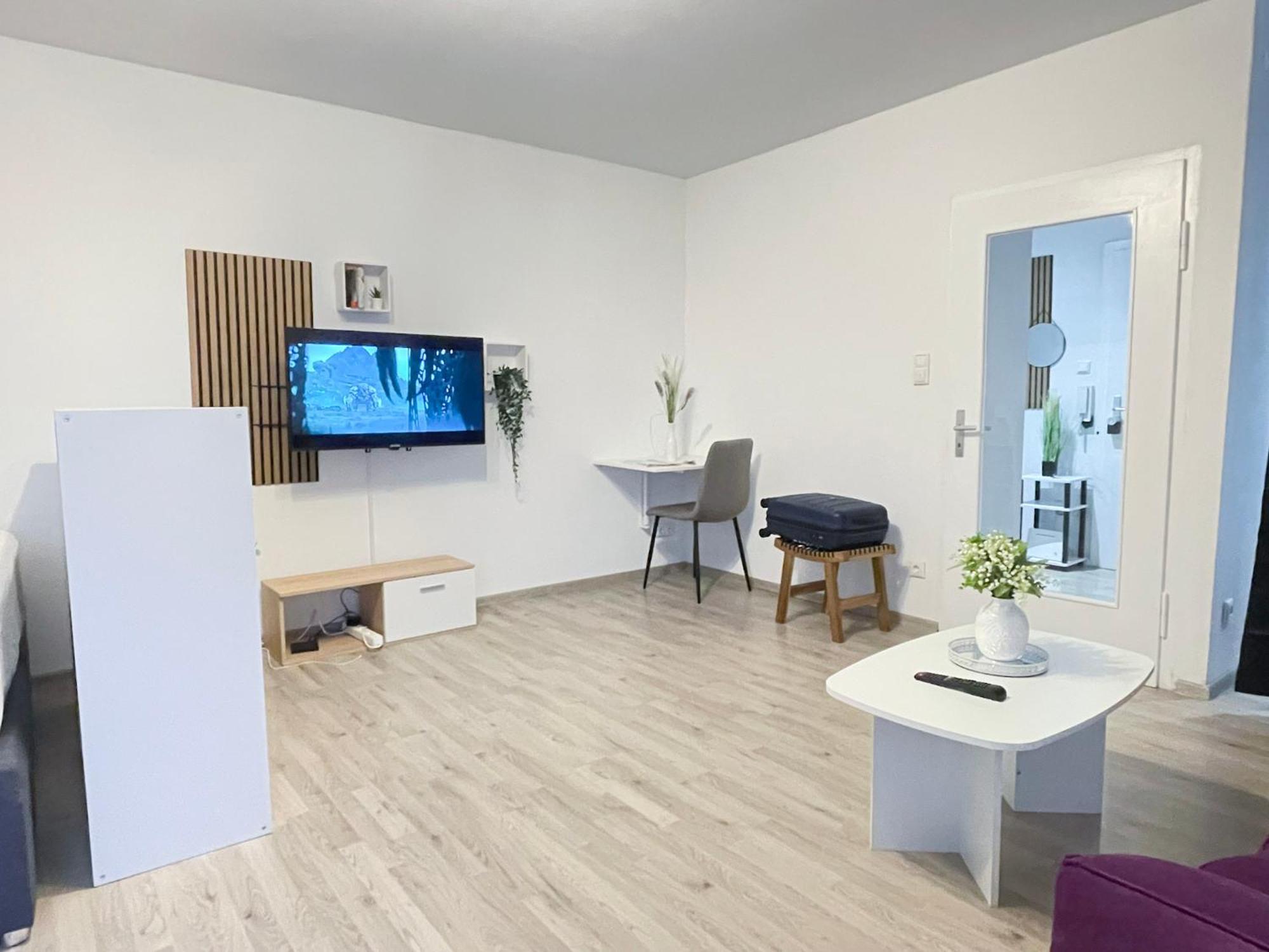 Perfekte 1,5 Wohnung Zentral In Leonberg Gegenueber Einkaufzentrum Dış mekan fotoğraf